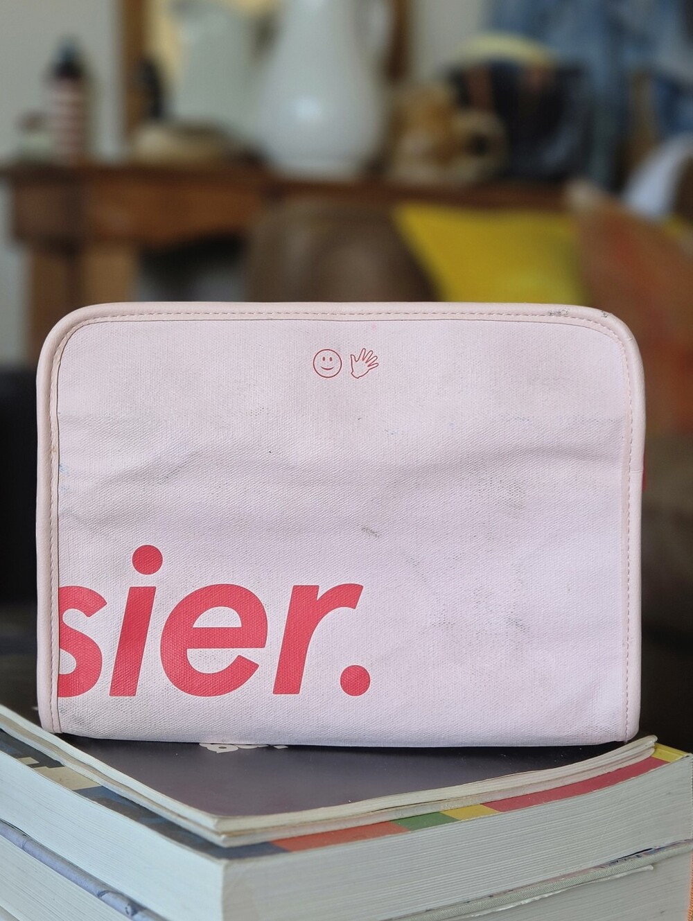 Glossier Beauty Bag - Pink Waxed Canvas - Picture 3 of 10